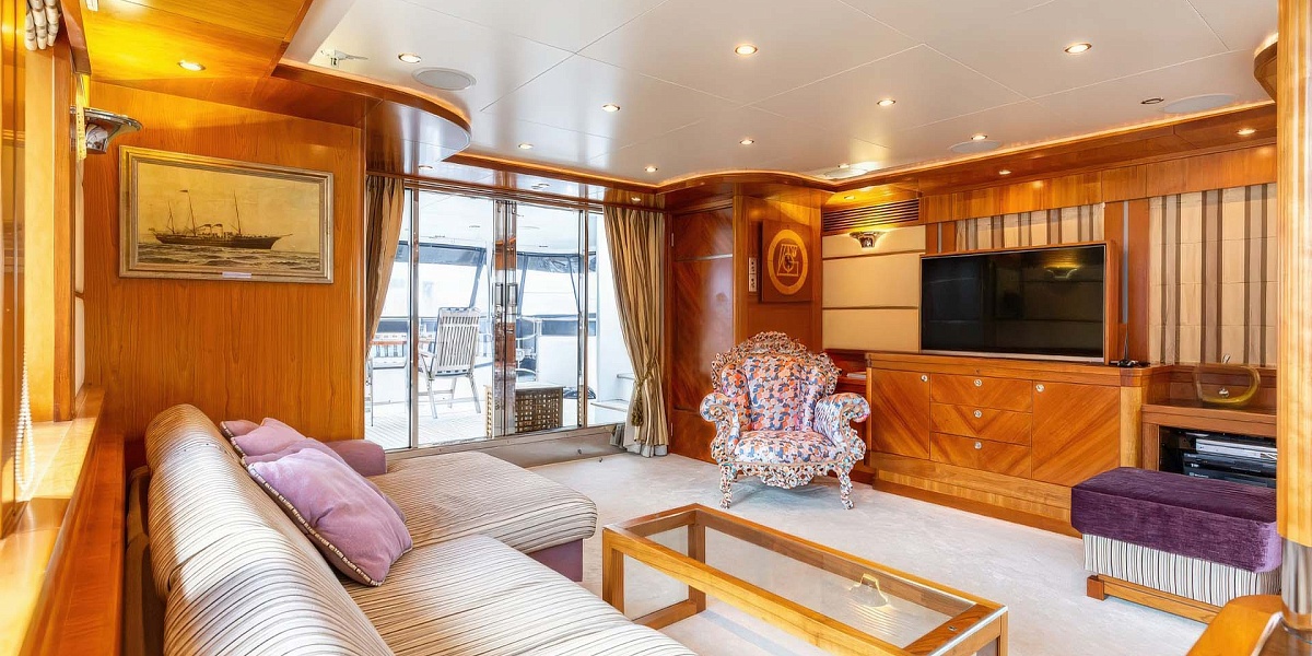 Аренда мега яхты Новая Звезда в Москве и Подмосковье